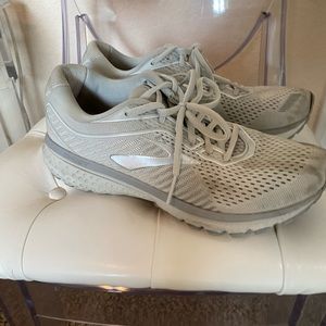 Brooks ghost 12